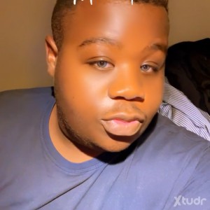 Xtudr - Baby27: I love shopping Netflix and chill traveling and aviation 