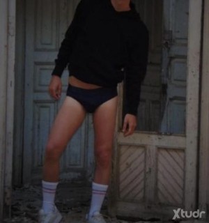 Xtudr - Amosvq95: I'm a dominant young guy. An uncle with character. I love having my dogs at my feet, trained to fulfill all my desires. I ...