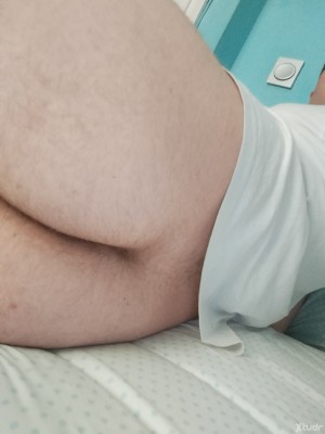 Xtudr - EsclavoGranada31: I'm a submissive slave who can't live without a dominant man. I offer myself for total control, property of the do...