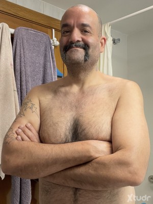 Xtudr - Brutosazo: Dare to fight and be submissive.
Fight, trample, spank, kicks, lift, bear hug, backbreaker, leg press, strangle, punching...