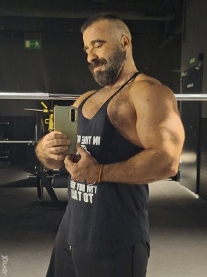 Xtudr - Musclepup: Very masculine submissive dude with muscles looking for 2 types of men...either a bodybuilder or a muscular dominant...or...