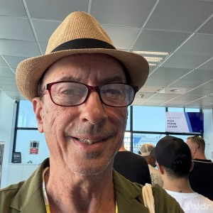 Xtudr - sunbuns99: A professional who is now semi-retired, loves nature, camping, outdoorsy activities without sports competitions.