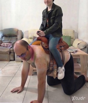 Xtudr - Pony-slave: El esclavo de las fotos es real, si estás interesado,  ponte en contacto.