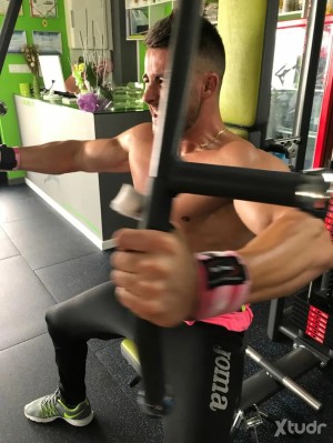 Xtudr - Yourmasterx: Basurillas de gym, os quiero a mis pies 😈
(REAL- ZONA MADRID)
ME DESPLAZO
Sesiones de muscleworship que nunca olvidarás...