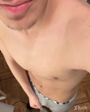 Xtudr - juan1239467: Soy delgado me gustan los hombres fuertes 