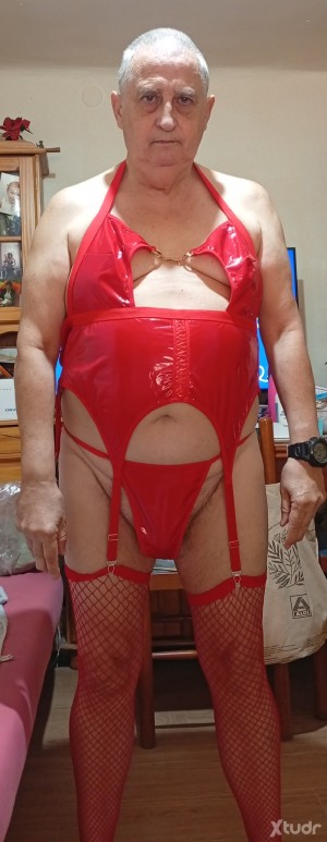 Xtudr - perradocil: Bitch born male by accident but with the mentality of a whore, of a pig. Sucker of cocks, swallowing cum and urine. Slav...