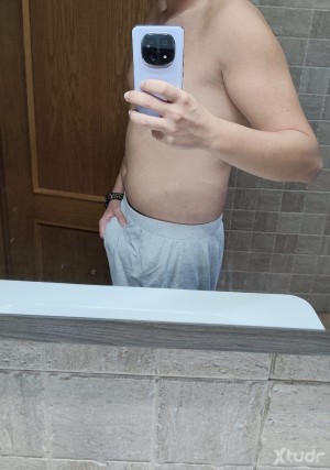 Xtudr - Doy🍼: Doy de mamar y descargo en sumisas a cambio de 💰