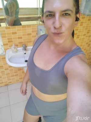 Xtudr - TransDom: Transsexual dominant looking for submissive 
Tastes: Trampling, Ballbusting, Gut punch, Ponyplay, Wax, Whip and lashes, Sp...