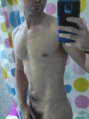 Xtudr - Mamón_TragaSemen🥛: Me encanta tragar semen y chupar pollas. Puedo chuparosla mientras conduces, veis la tele, coméis algo o veis un ...
