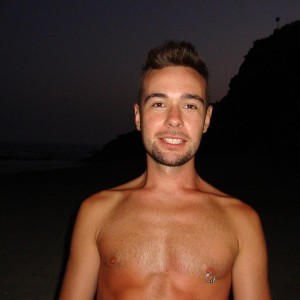 Xtudr - yo_max1988: I'm a guy who loves spank and bondage, very perverted and always willing to experiment, both as a dominant man or as a s...