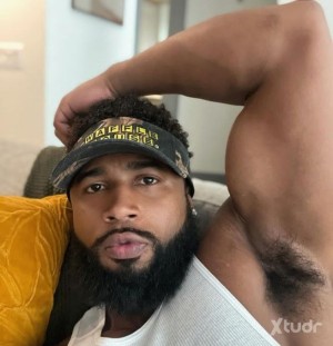 Xtudr - Topman007: Soy un Amo Dominante de 28 centímetros con pollón, Busco un pasivo y esclavo para poseer, domar, entrenar y conocer. No e...