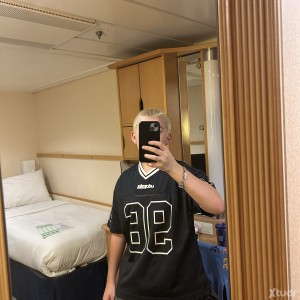 Xtudr - Lewissss: Looking for pics and fun😝