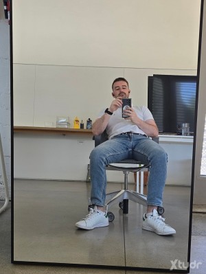 Xtudr - Robert999: I'm here looking for a serious relationship with the right man if there's chemistry between us. I'm a very caring, honest...