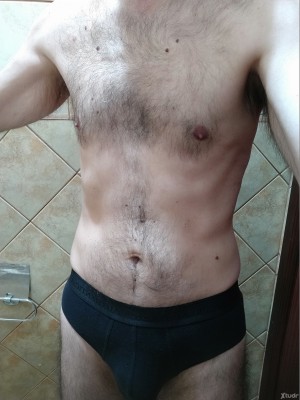 Xtudr - Fgp806: Esclavo delgado con poca experiencia, busca amo joven que quiera iniciarse en dominación para servirle como su perro.. 
Como...