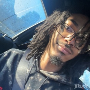 Xtudr - Javier_twink: Im just looking for hook ups and trading pics