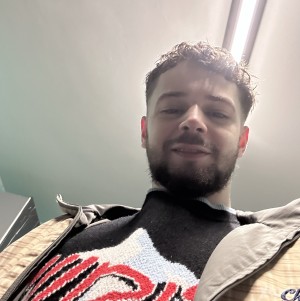 Xtudr - JW: Any gaymers? (no translation needed)