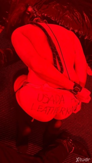 Xtudr - Perrit-obediente: I'm a submissive obedient guy, 28 years old, I seek to serve and give pleasure to Master. Without a place, I'm dis...