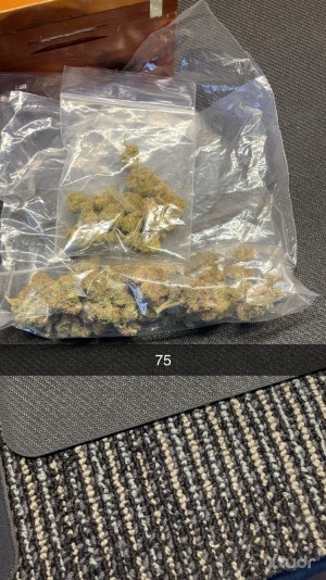 Xtudr - Swizzle: Me gusta el deporte
Me gusta el abrazo
Soy amigo del 420
Tengo un fetiche por los pies