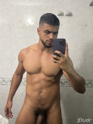 Xtudr - hottboy777: soy dominante busco sumisa y esclava que me complazca y sea una sumisa sexual y financiera yo cañero pollon y me gustan ...