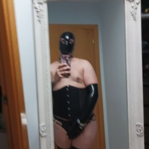 Xtudr - Darthmelm: I'm rediscovering myself and my limits every day.
I like latex, playing and letting myself be carried away by lust.
I'm n...