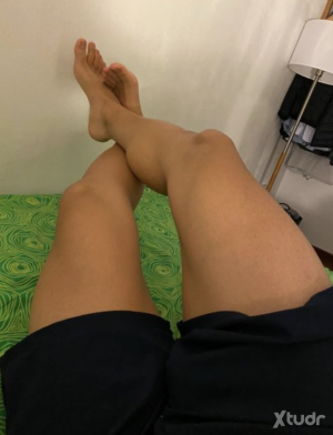 Xtudr - good_bad: I enjoy being a good submissive. Mainly I like giving massages, being stepped on, being a footrest, nipples, armpits, ... ...