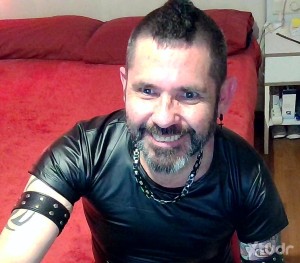 Xtudr - ChesterBcn: New to this application, eager to meet new people