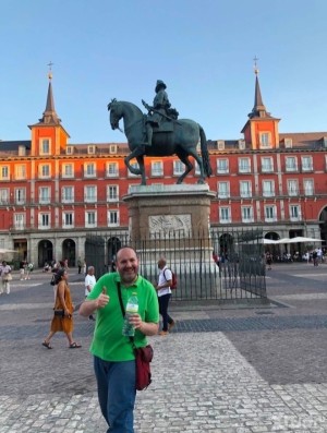 Xtudr - Atame…: Hola, soy Sumiso Mexicano, de visita en Madrid del 26 de julio al 18 de septiembre, y estoy en busca de algún hombre maduro ...
