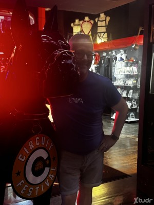 Xtudr - buscoAMOya: Submissive, with a good ass, eager to swallow cum. I'm a versatile bottom, eager to serve a good dominant man who is a b...