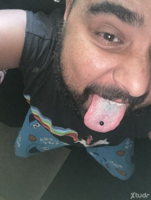 Xtudr - Junior951: I love to color in my free time and well if you want to know more about me just message me 