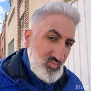 Xtudr - vers42: Chico simpático cariñoso 