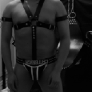 Xtudr - Doshombres: We are two masculine guys, a couple, discreet. One top, the other versatile. We would like to get in touch with a guy fo...