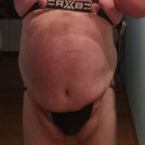 Xtudr - damecanbiz: Hello, I'm a versatile guy leaning towards being a bottom, I love sex. I'm really attracted to fisting, poppers, anal st...