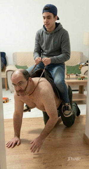 Xtudr - Ponyman: Pony man. 