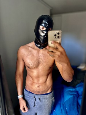 Xtudr - SLswitchSantiago: Little experience, I like the vibe of sadomasochism, golden shower, dominant/submissive, smells, open to try more ...