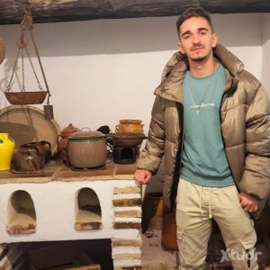 Xtudr - fu: I'm looking for shoes and feet and in exchange I'll give you whatever you ask for 💸 I don't travel but I'll help 🙂