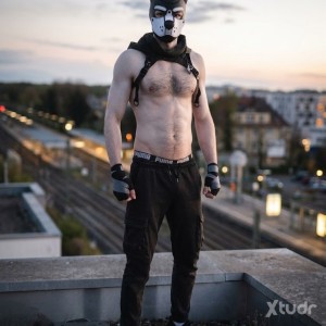 Xtudr - Fgxmen: Always keen to meet cool people who know what's what. With a lot of experience in BDSM, but always open to discovery, new pr...