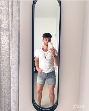 Xtudr - AustinW_Real: Hey, I’m Austin — 31, confident, charming, and always dressed for the occasion. I love good conversation, better compa...