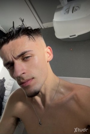 Xtudr - Urghliam: Busco amo cabron, cani, de barrio con zapas. Mientras tengas zapas me tienes ganado.  Me gusta estar a los pies de mi amo....