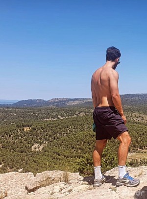 Xtudr - poweliftting: Looking for submissive vers top athletic. No bottoms 100%