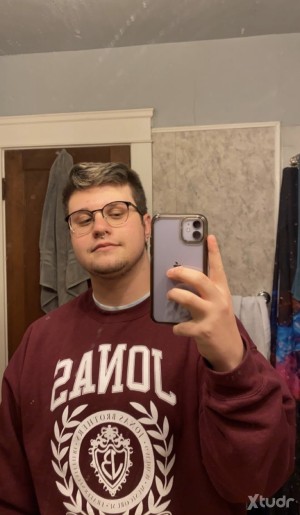 Xtudr - smellyFeetSub51: I don’t have a lot of experience but I would love to get some 😅 I’m very into smell and being dominated 
