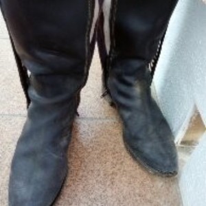 Xtudr - sumis88: Submissive looking for dominant man with big penis and boots.