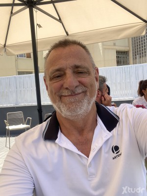 Xtudr - Juanje: Me gusta ser sumiso y obediente, adorar los pies de mi Amo…y cosas así 