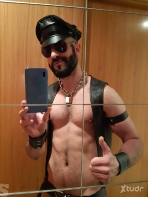 Xtudr - Leathermasterdom: I sell worn socks: ask for more info
I sell rubber mask for dominant man: ask for more info