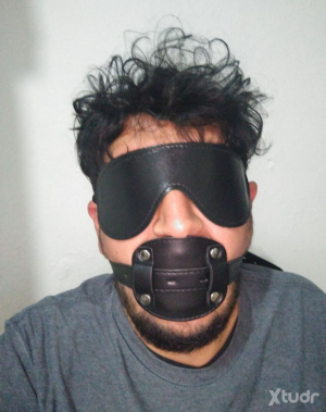 Xtudr - Sumisoputito712: Soy un hombre de cabello rizado negro y un poco gordo. Ojos cafes, boca pequeña y que le gusta hacer switch