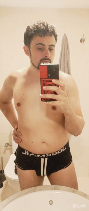 Xtudr - Sclavos: Somos dos sumisos en busca de un amo, o pareja de amos para sexo esporádico.