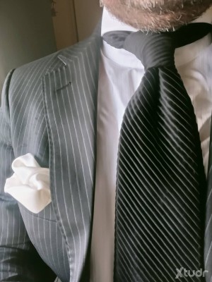 Xtudr - suitedhot: Office pig looking for similar