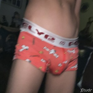 Xtudr - daguaversatil: Busco culo y penes (me encanta lo peludo)
