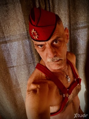 Xtudr - HotHolePlay: Otter Daddy that can serve many roles, holes & rods. 