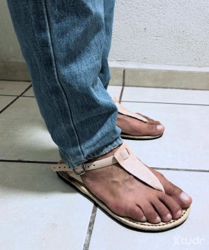 Xtudr - Carter_hoz: Dominant man (occasional switch) looking for guys who like bondage, feet, sandals, puppy play, chastity, masters and sla...