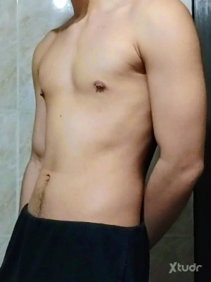 Xtudr - Morp: Men who are nearby and have a place to meet. Not much experience but willing to explore.